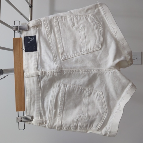 American Eagle White Denim Shorts - Picture 2 of 2